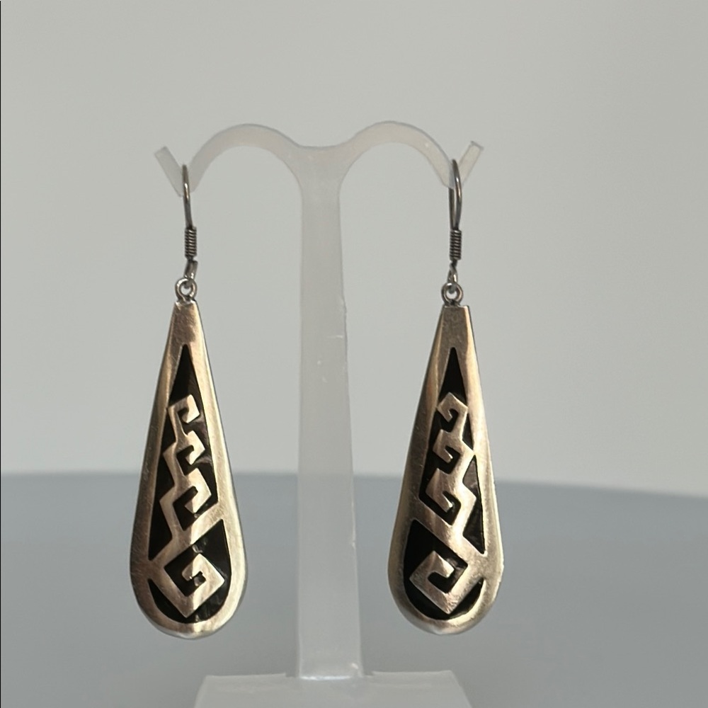 Elegant 925 Silver Geometric Teardrop Earrings